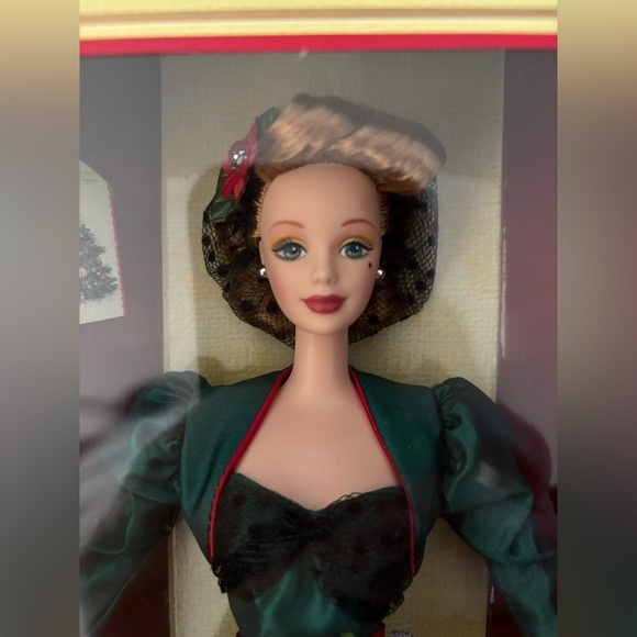 Gold Crown Hallmark Holiday Sensation Barbie 1998 Holiday Homecoming - Picture 2 of 11
